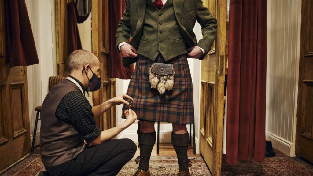 How to wear a kilt